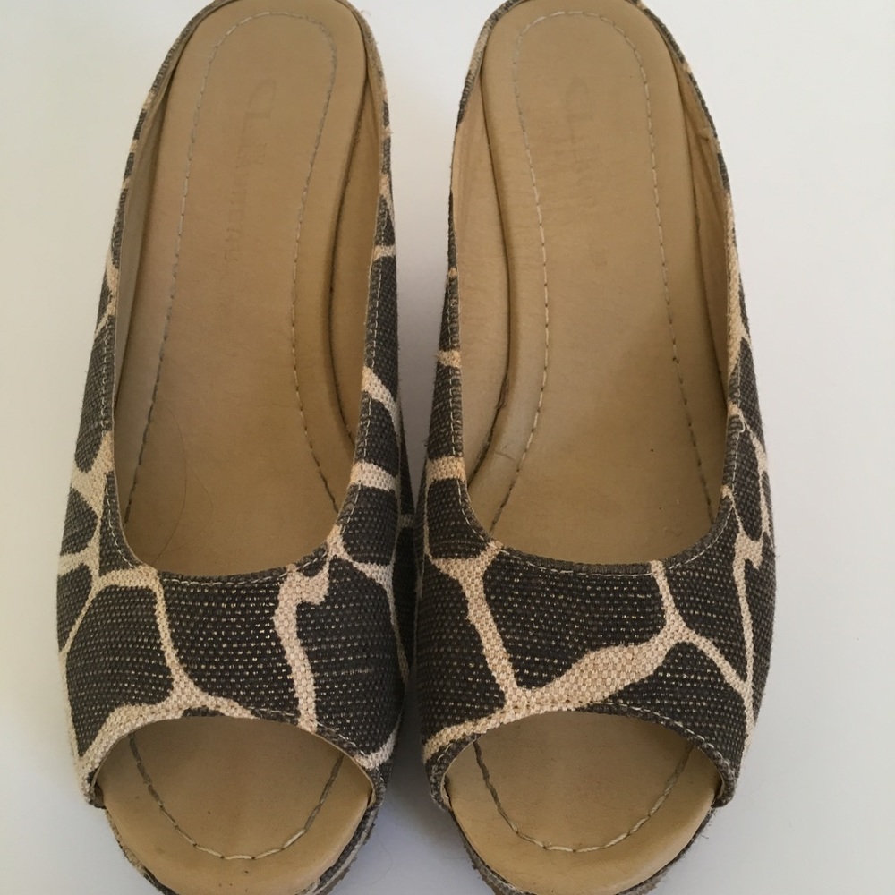Chinese Laundry Linen Peep-Toe Wedge Heels - Picture 2 of 6